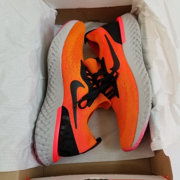 New Wmns Nike Epic React Flyknit Sneakers - Picture 8 of 8